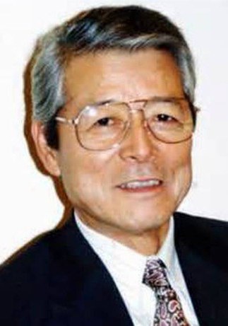 村越伊知郎