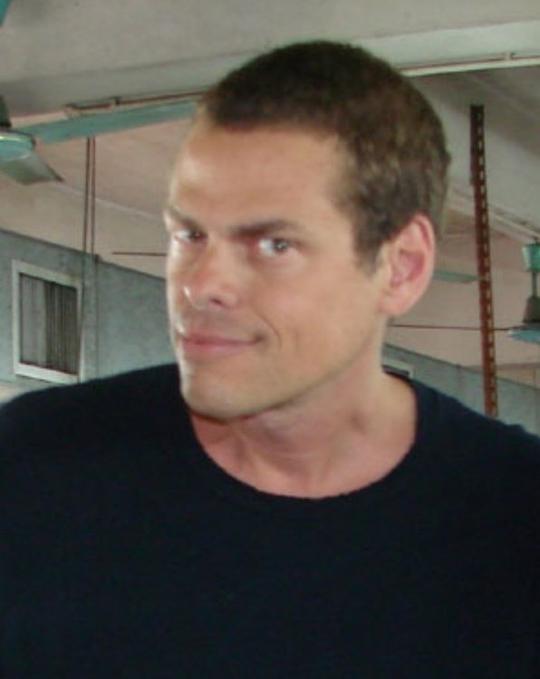 Vince Offer(导演)